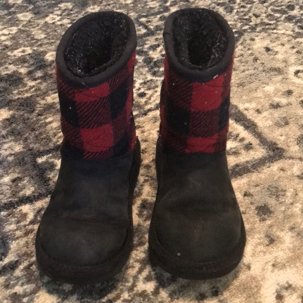 Kids ugg boots red buffalo plaid size 12